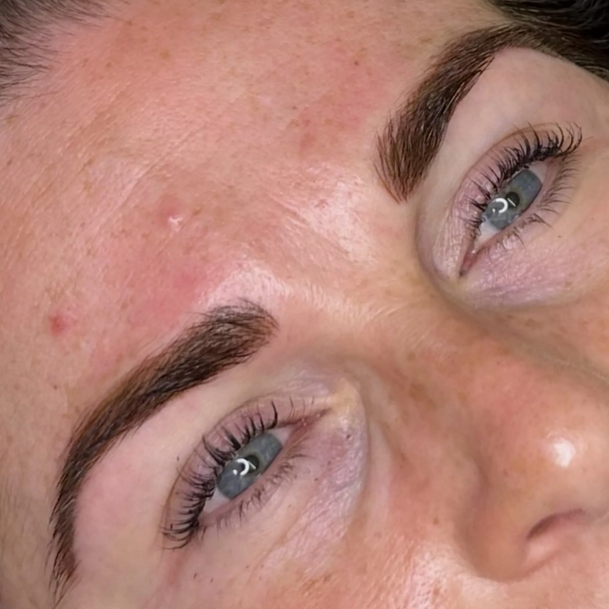 cosmetic tattooed eyebrows